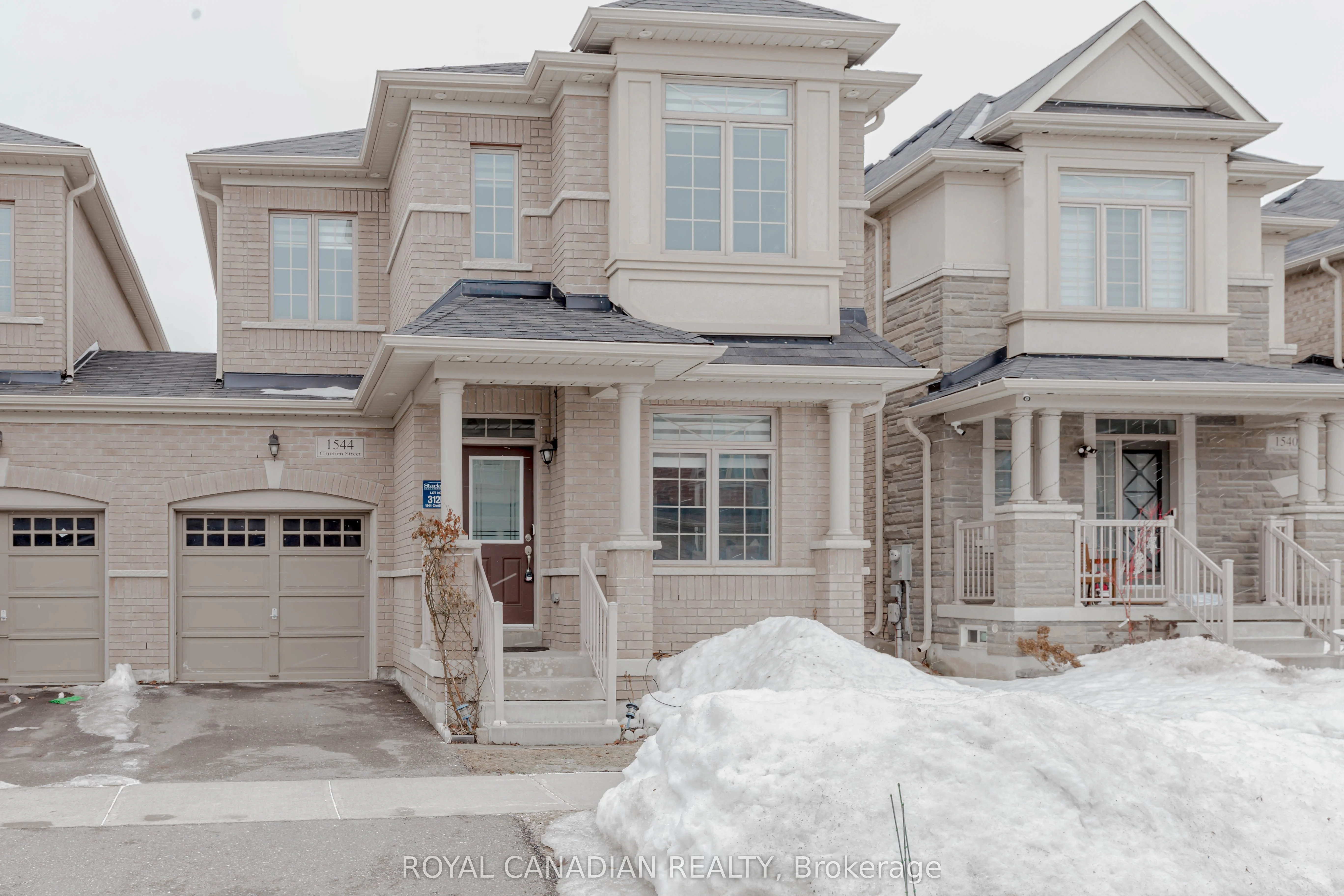 Semi-Detached in Milton