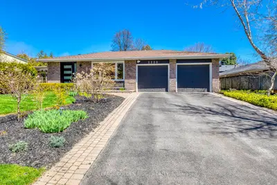 2220 Elmhurst Avenue, Oakville, On L6j 5g7