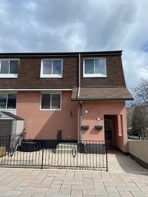 Condo Townhouse in Mississauga
