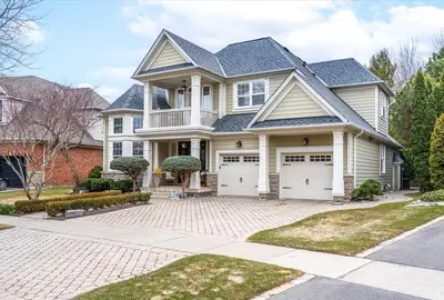 695 Canyon Street, Mississauga, On L5h 4m2