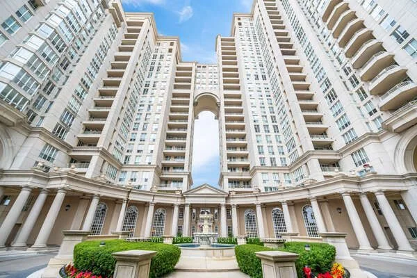 Condo Apartment in Toronto