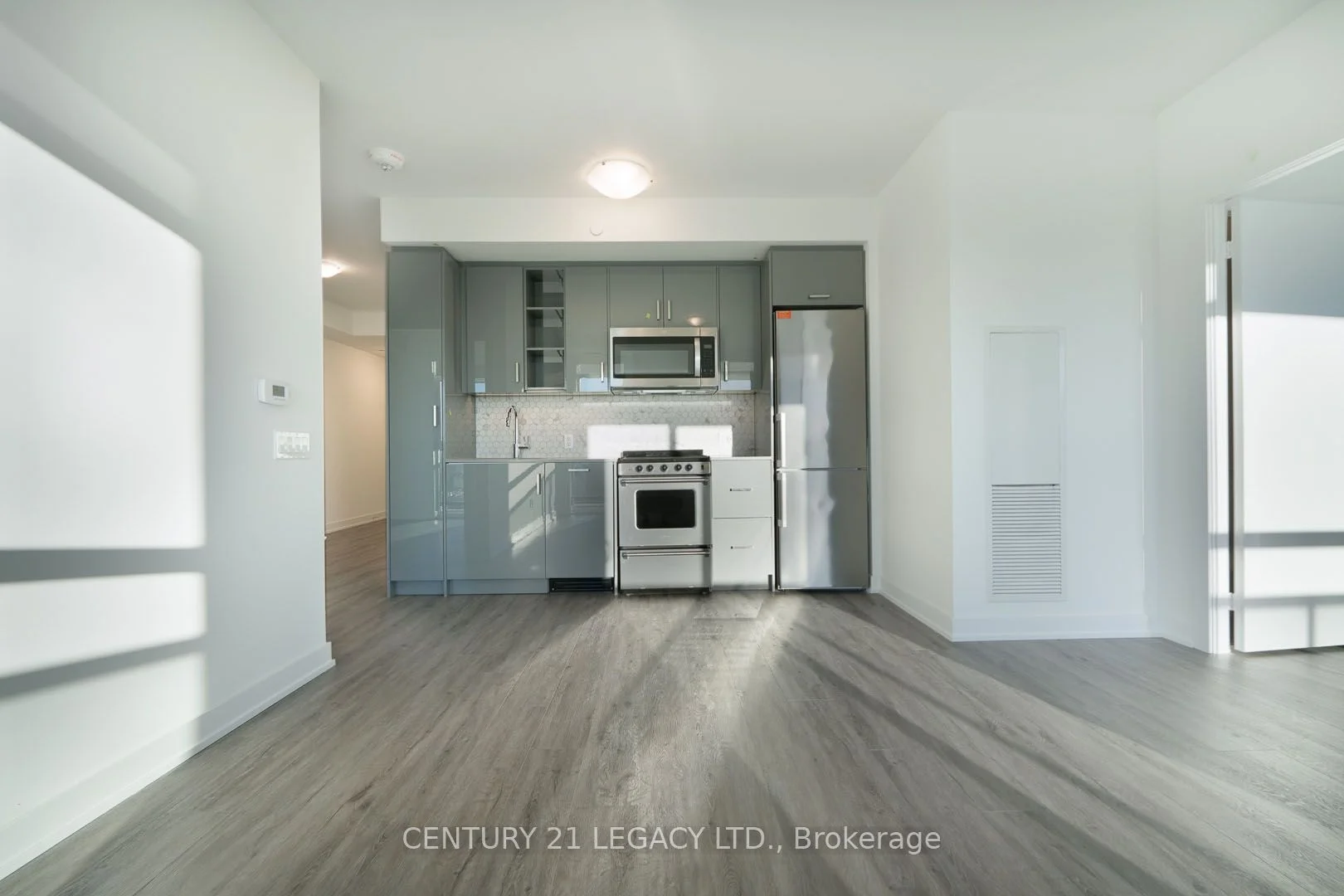 251 Manitoba Street 1808, Toronto W06, On M8y 0c7