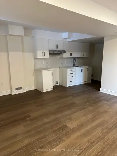 Semi-Detached in Mississauga