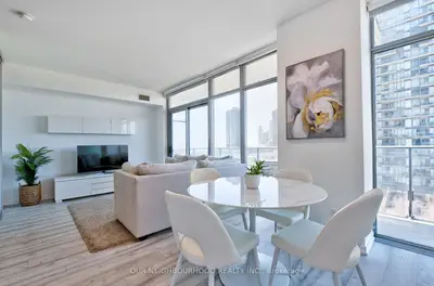 103 The Queensway Way 712, Toronto W01, On M6s 5b3