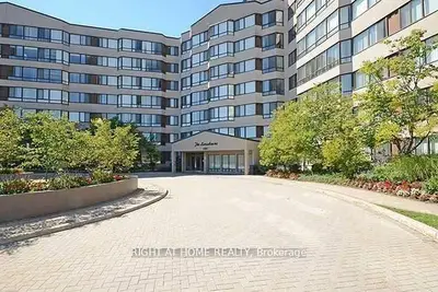 1001 Cedarglen Gate 402, Mississauga, On L5c 4r2