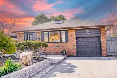 445 Selsey Drive N, Mississauga, On L5a 1b7