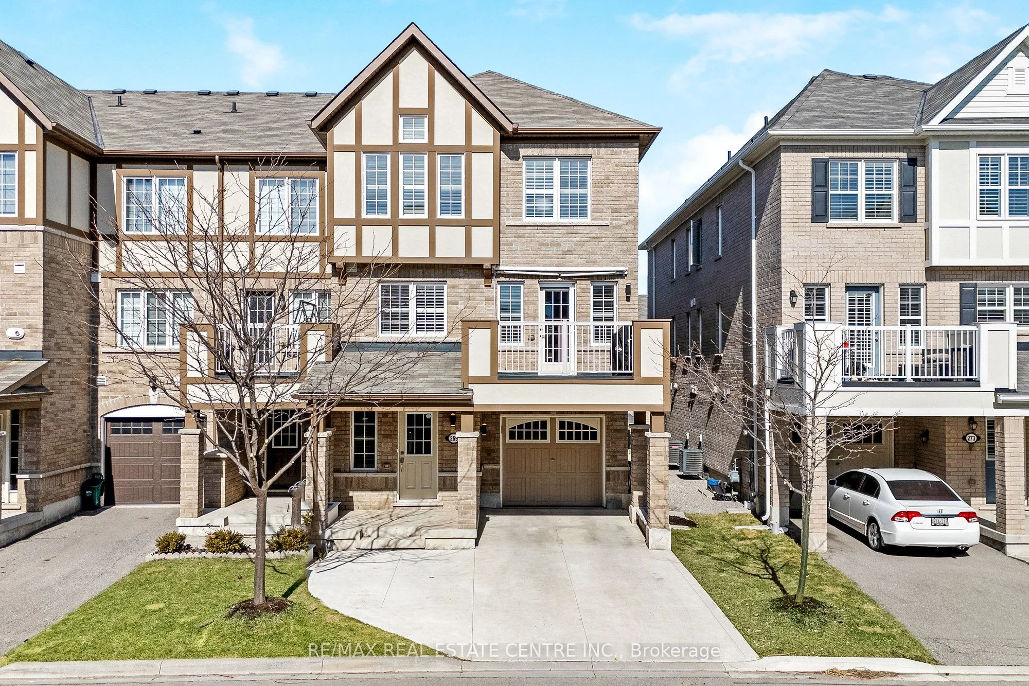 Att/Row/Townhouse in Milton