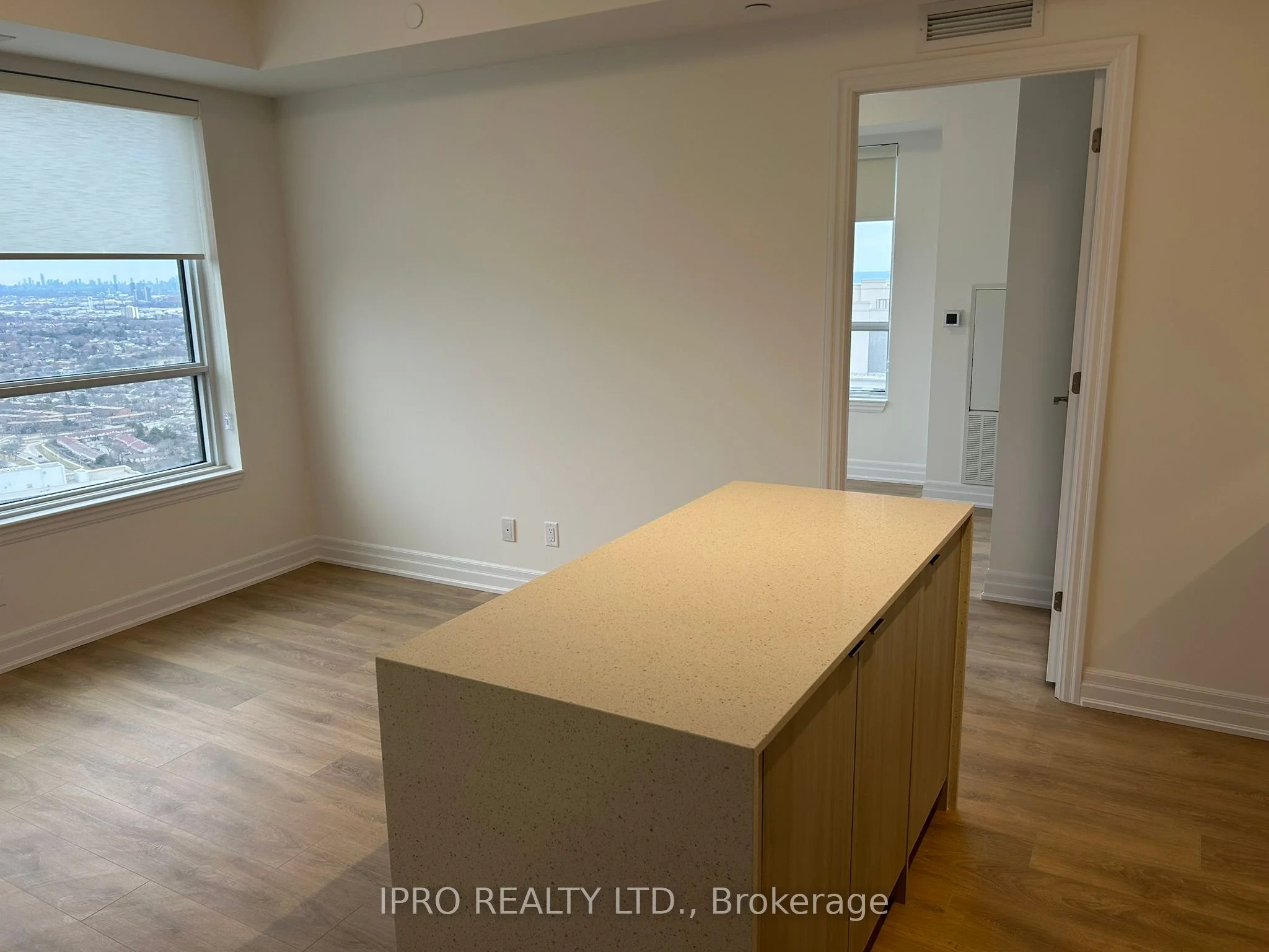 30 Elm Drive W 3404, Mississauga, ON L5B 0N6