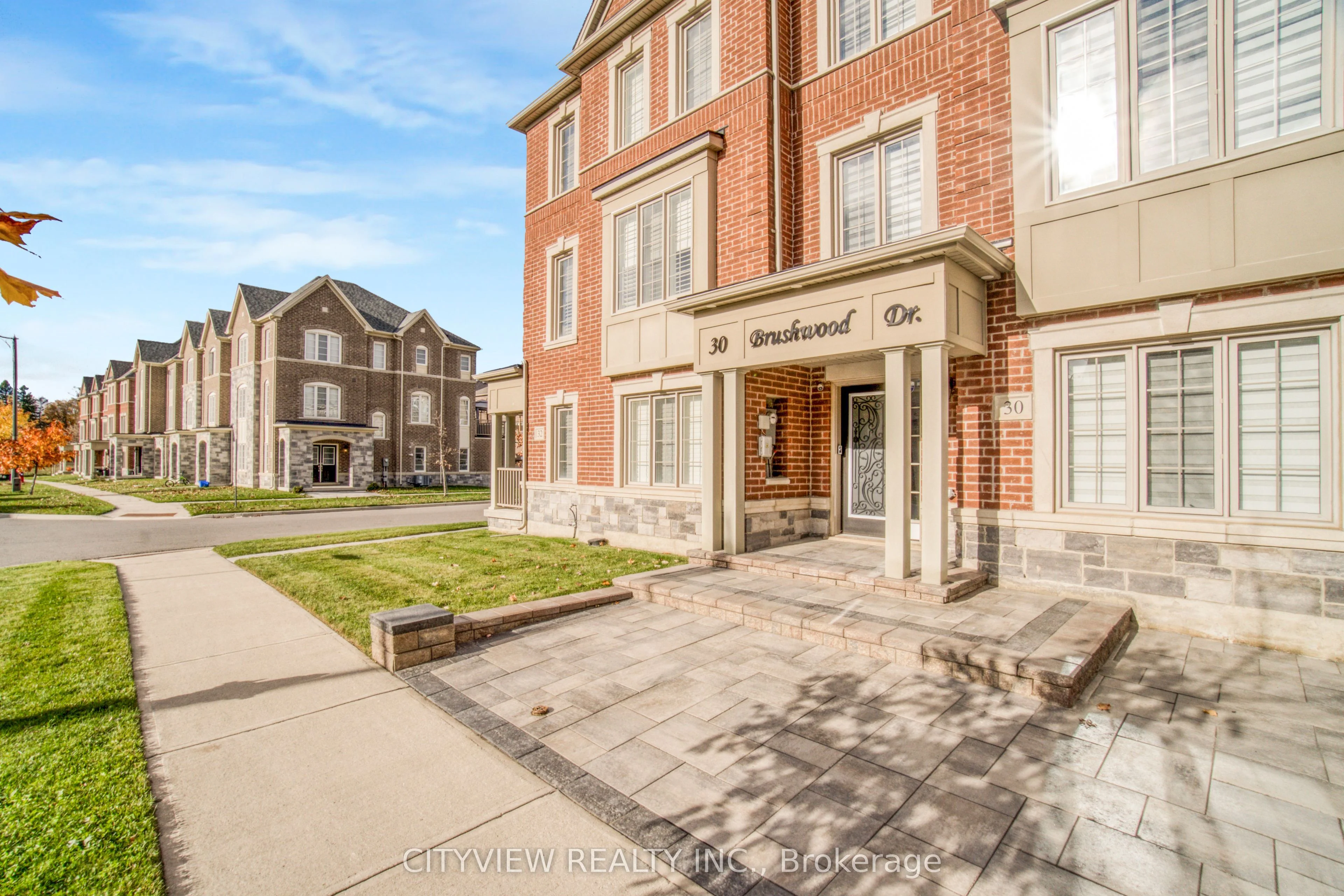 Att/Row/Townhouse in Brampton