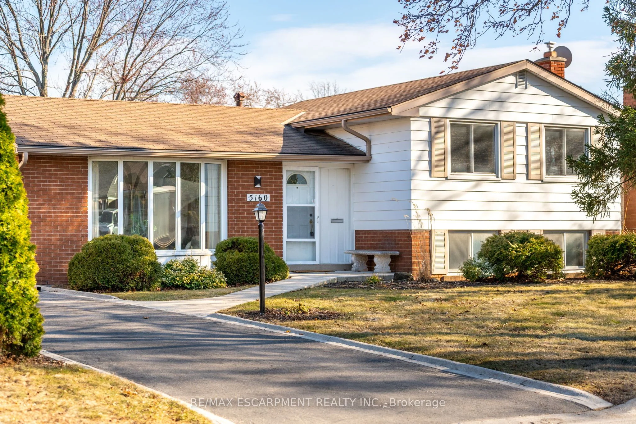 Detached in Burlington
