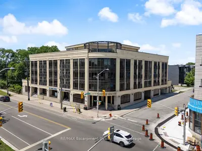 Condo Apartment in Oakville