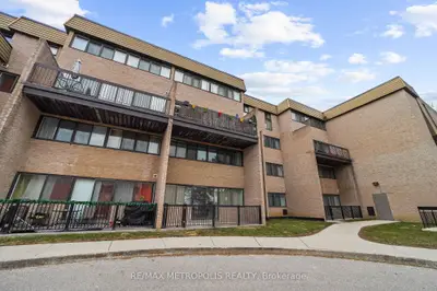 2095 Roche Court 184, Mississauga, On L5k 2c8