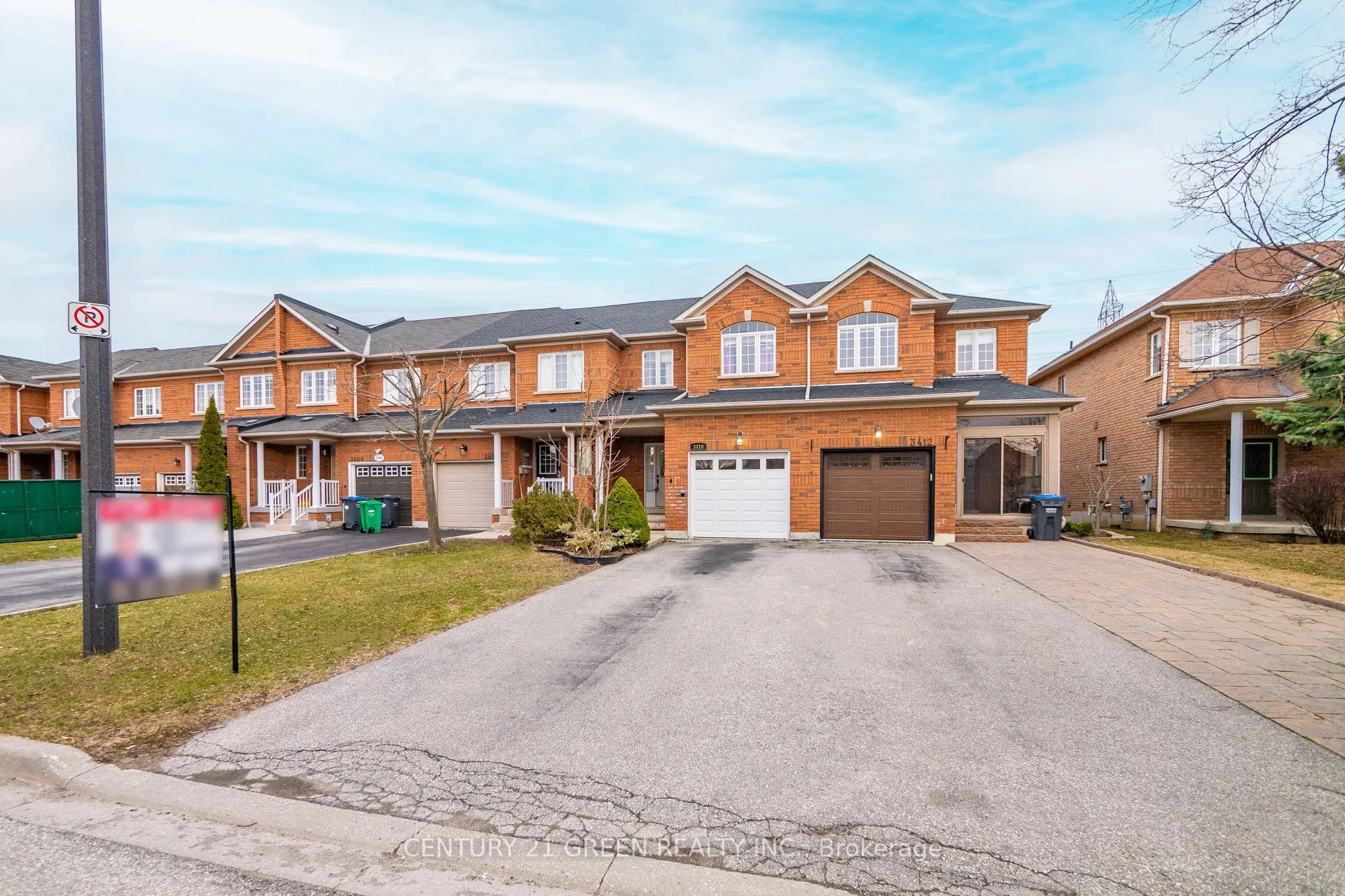 3410 Angel Pass Drive, Mississauga, On L5m 7n4