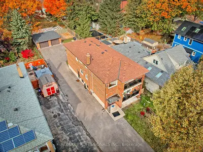 16 Muskoka Avenue, Toronto W06, On M8w 1h3