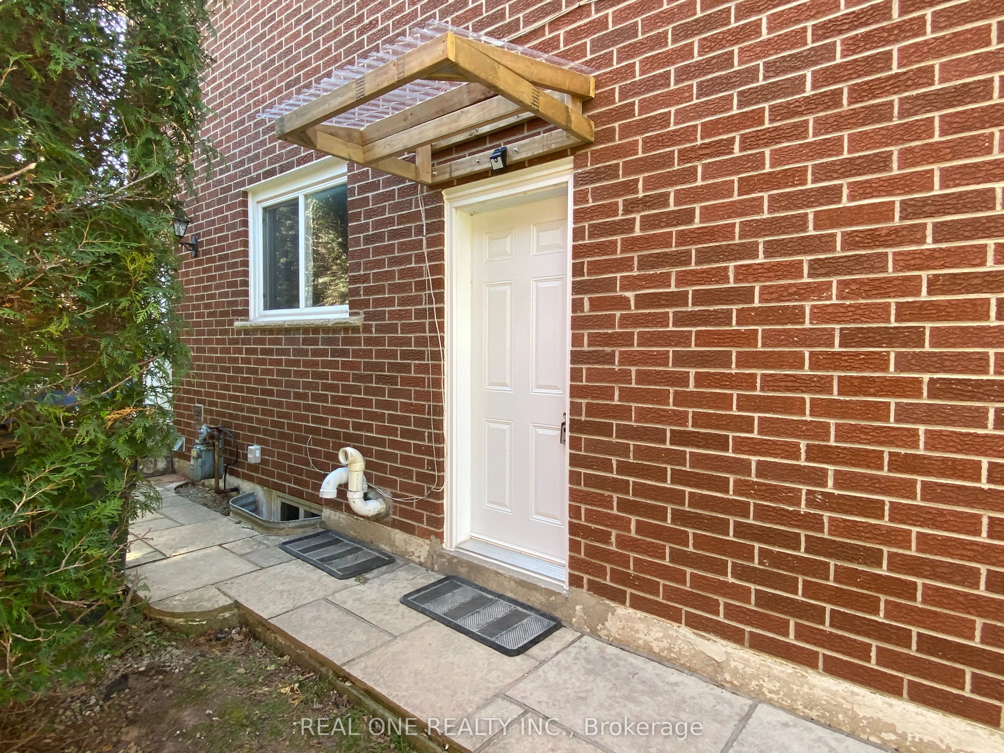 1759 Sherwood Forrest Circle Lower, Mississauga, On L5k 2h7
