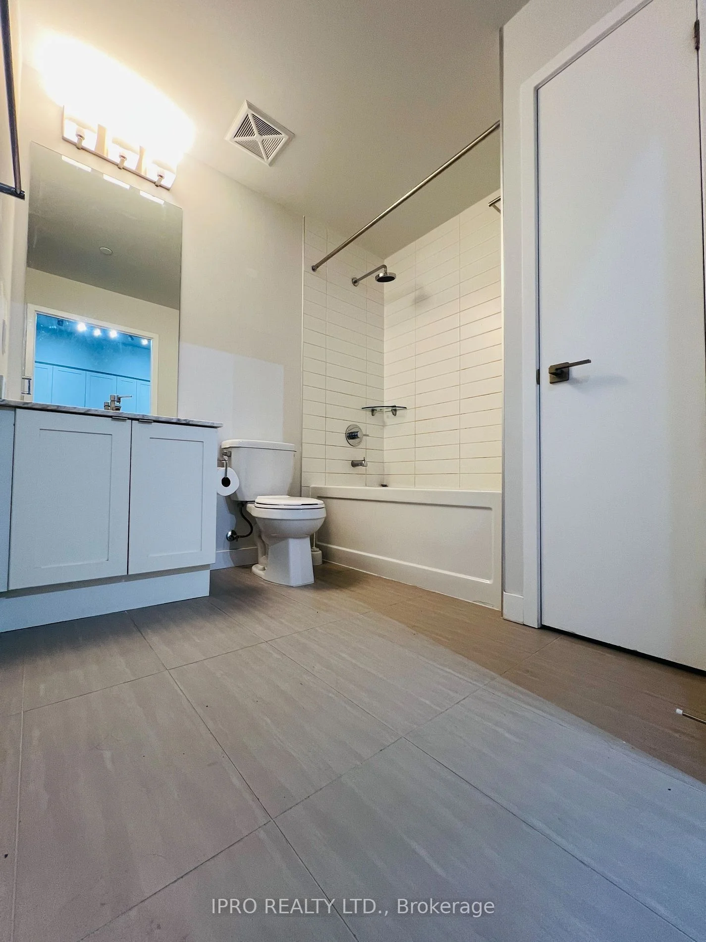 4055 Parkside Village Drive 618, Mississauga, ON L5B 0K8