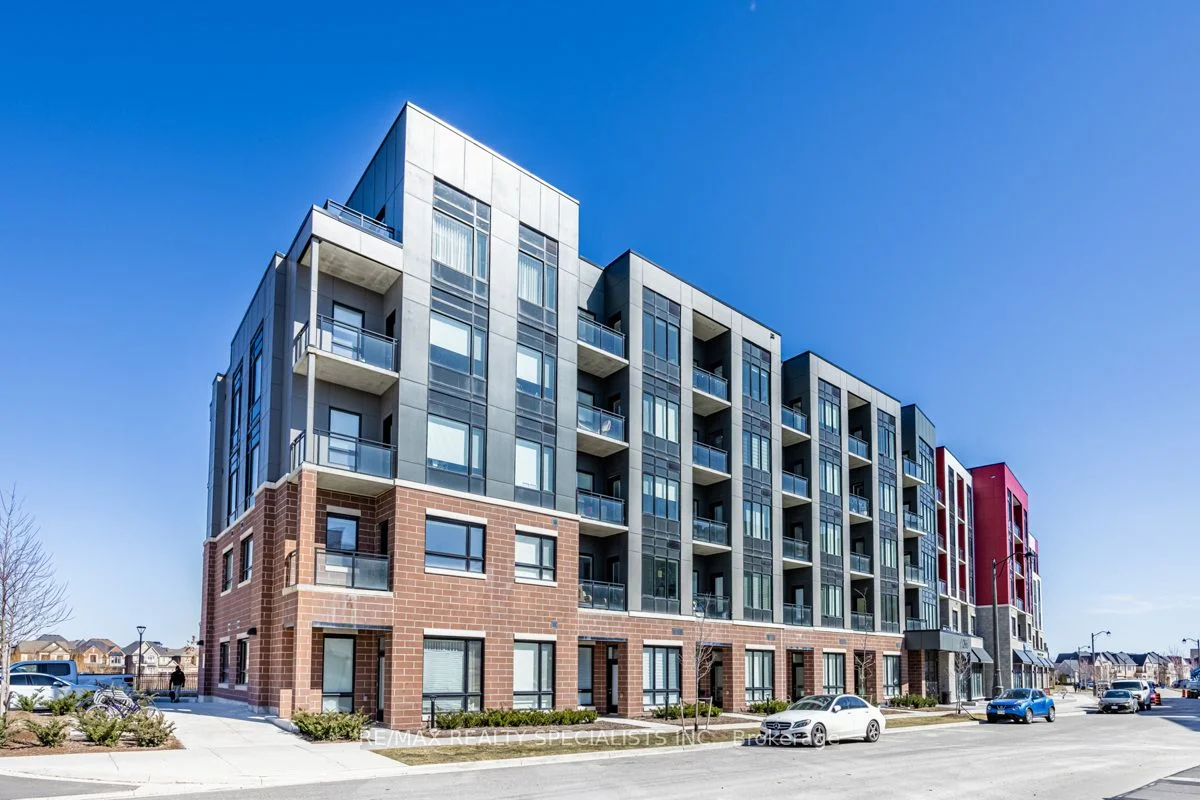 Condo Apartment in Oakville