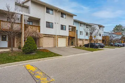 Condo Townhouse in Mississauga