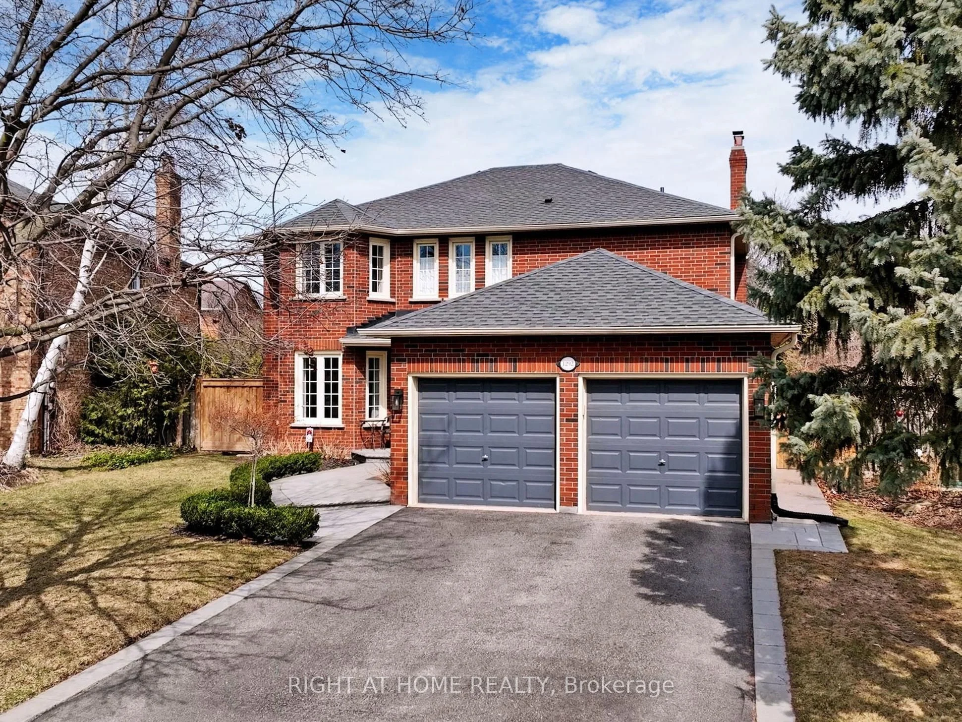 Detached in Oakville