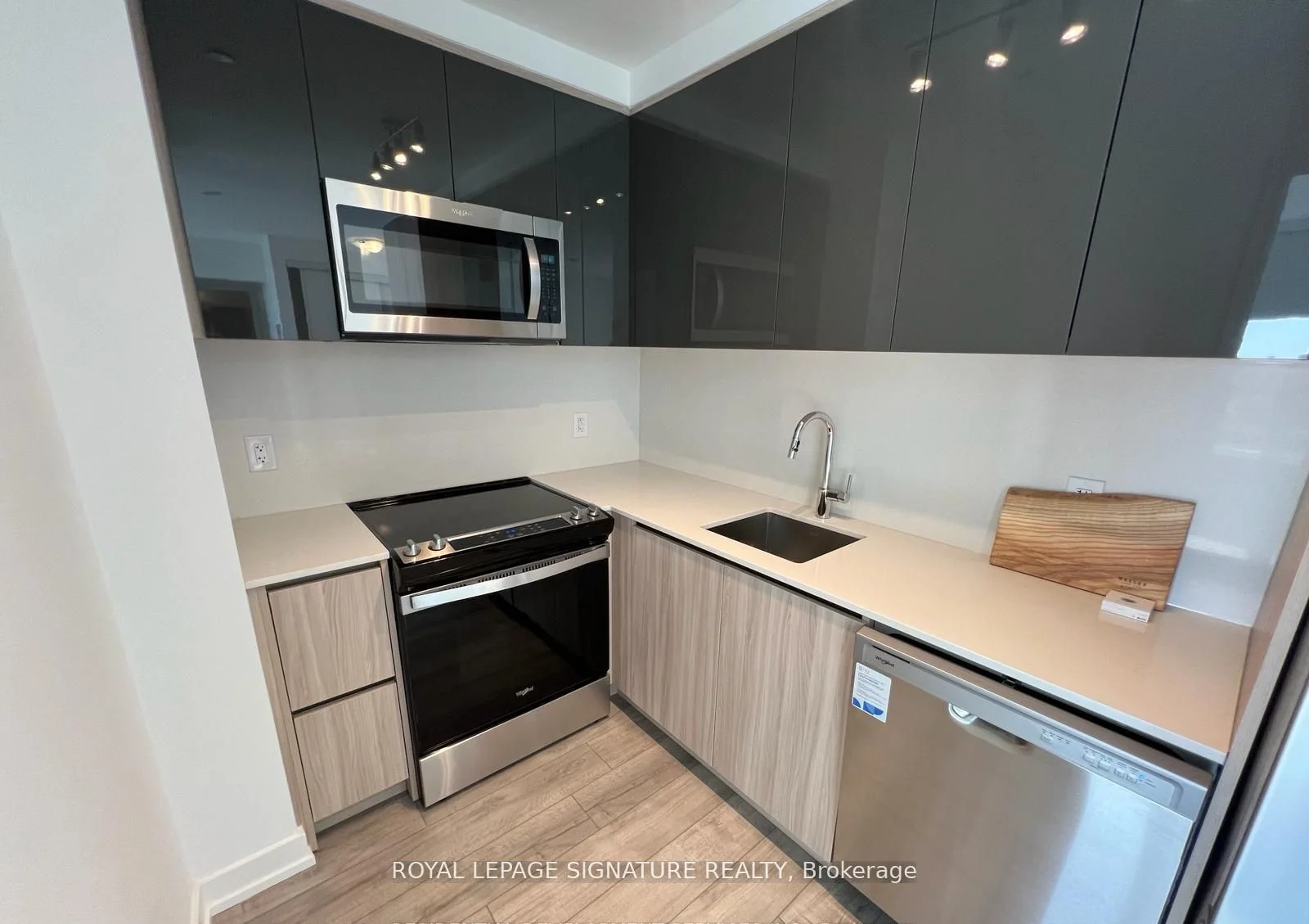 Condo Apartment in Toronto