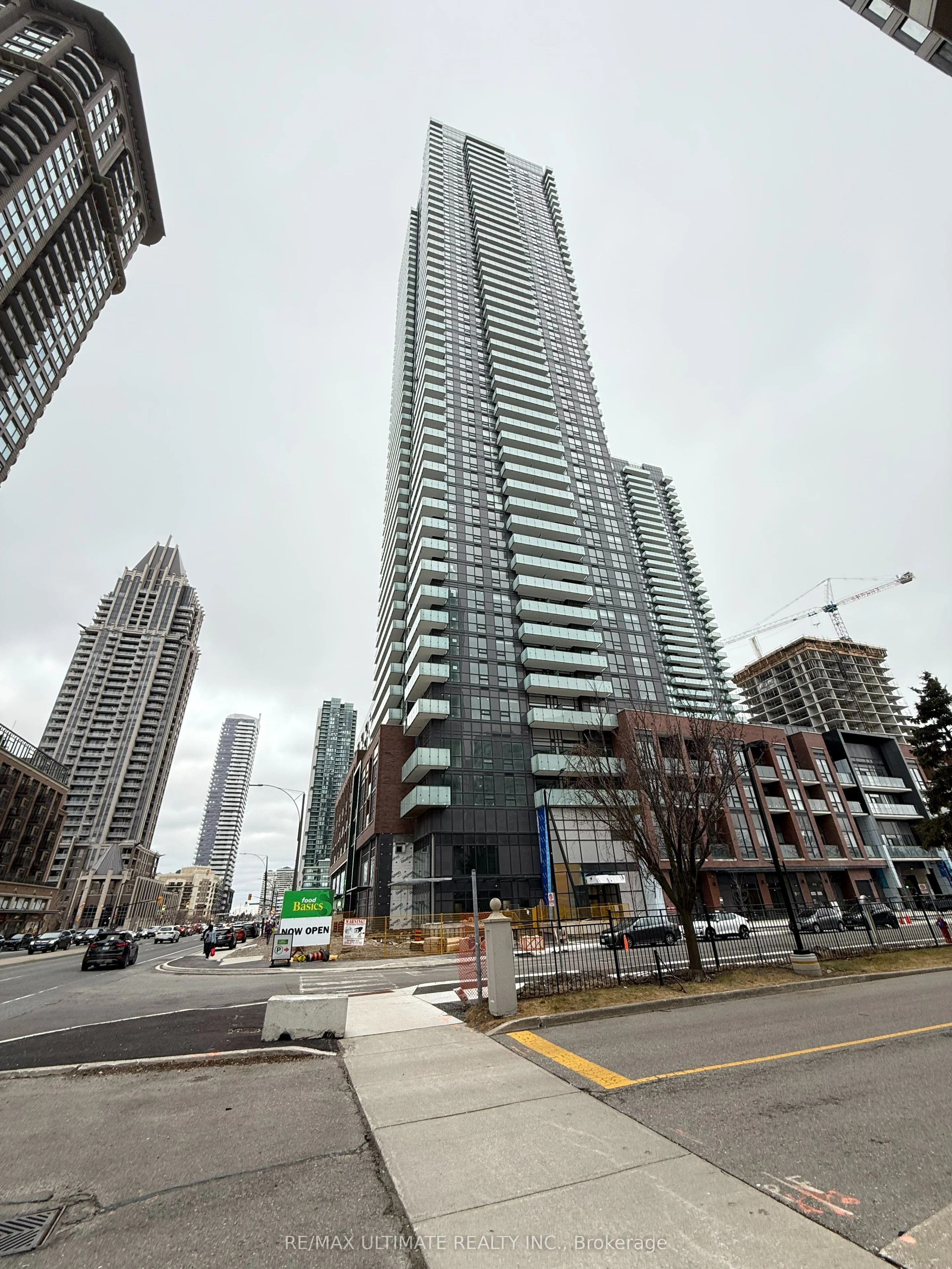 Condo Apartment in Mississauga