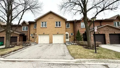 Condo Townhouse in Mississauga