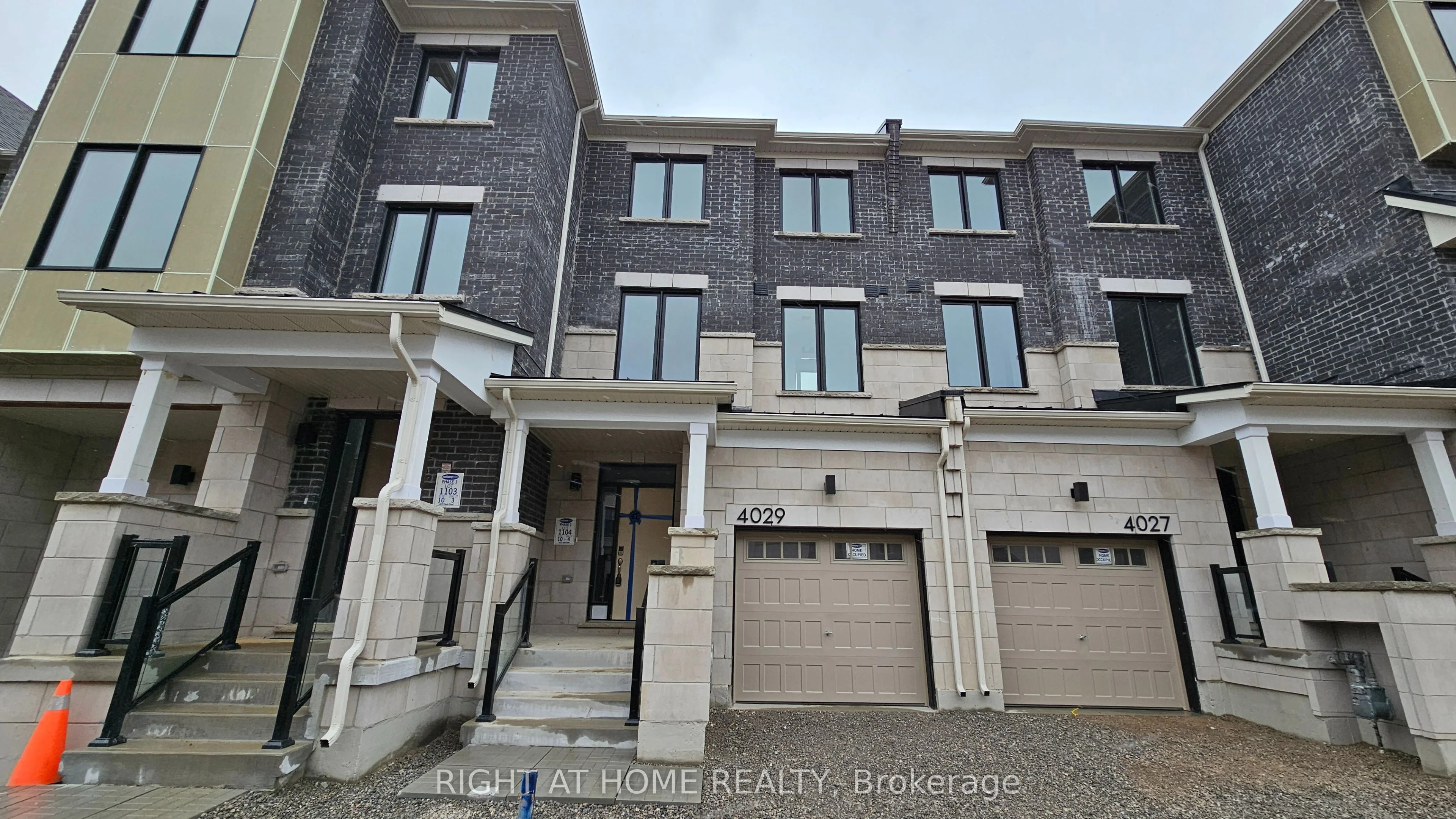 Att/Row/Townhouse in Mississauga