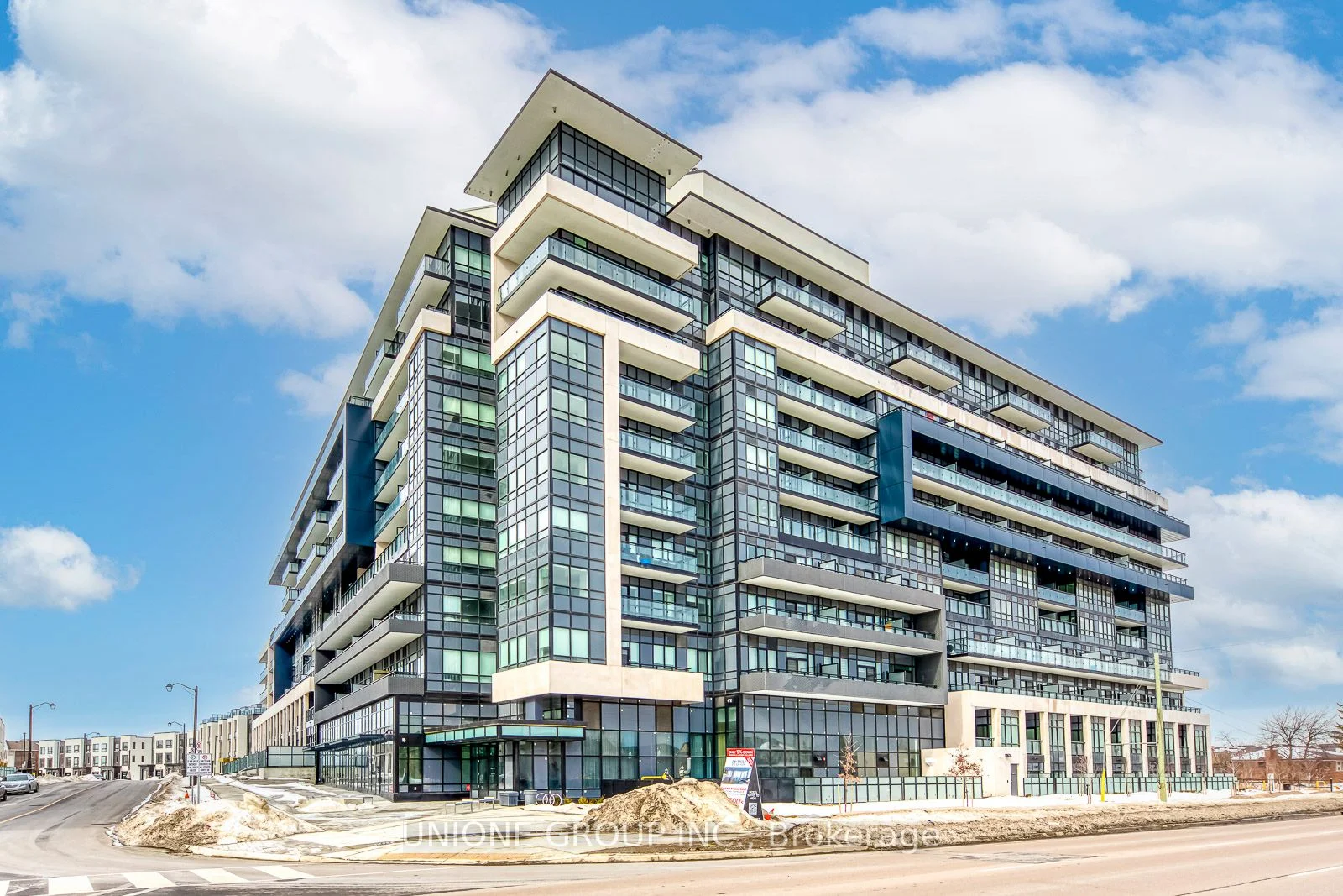 Condo Apartment in Oakville