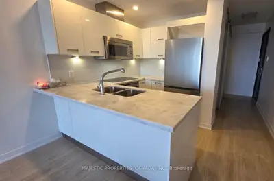 88 Park Lawn Road 1915, Toronto W06, On M8y 0b5