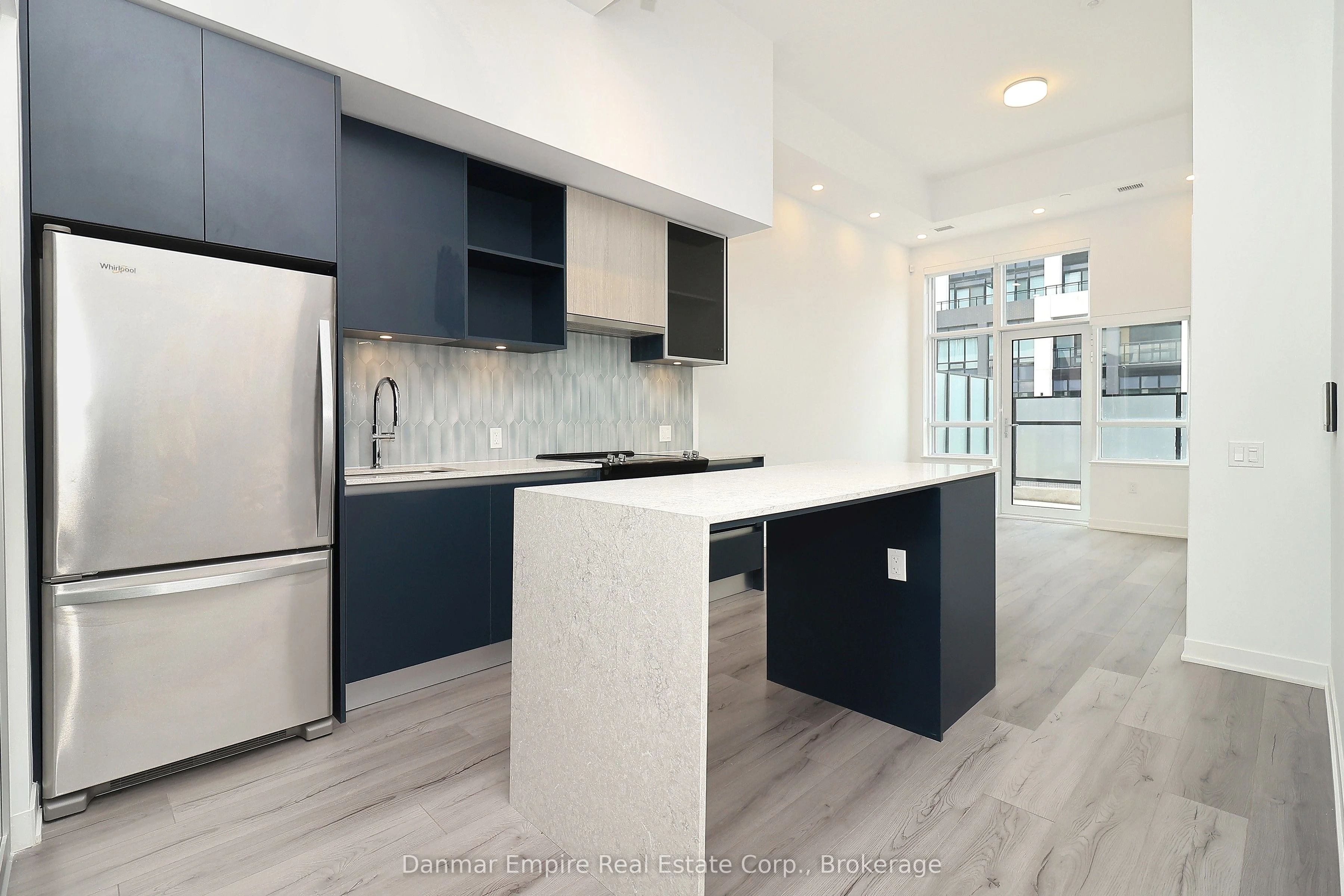 395 Dundas Street W, Oakville, On L6m 4m2