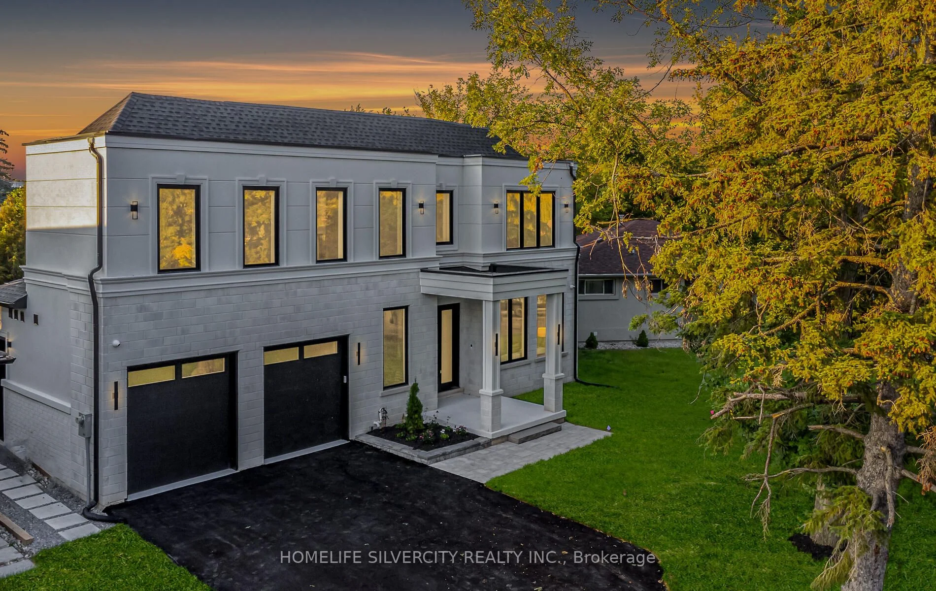 Detached in Oakville