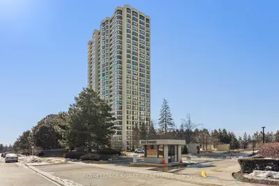 Condo Apartment in Brampton
