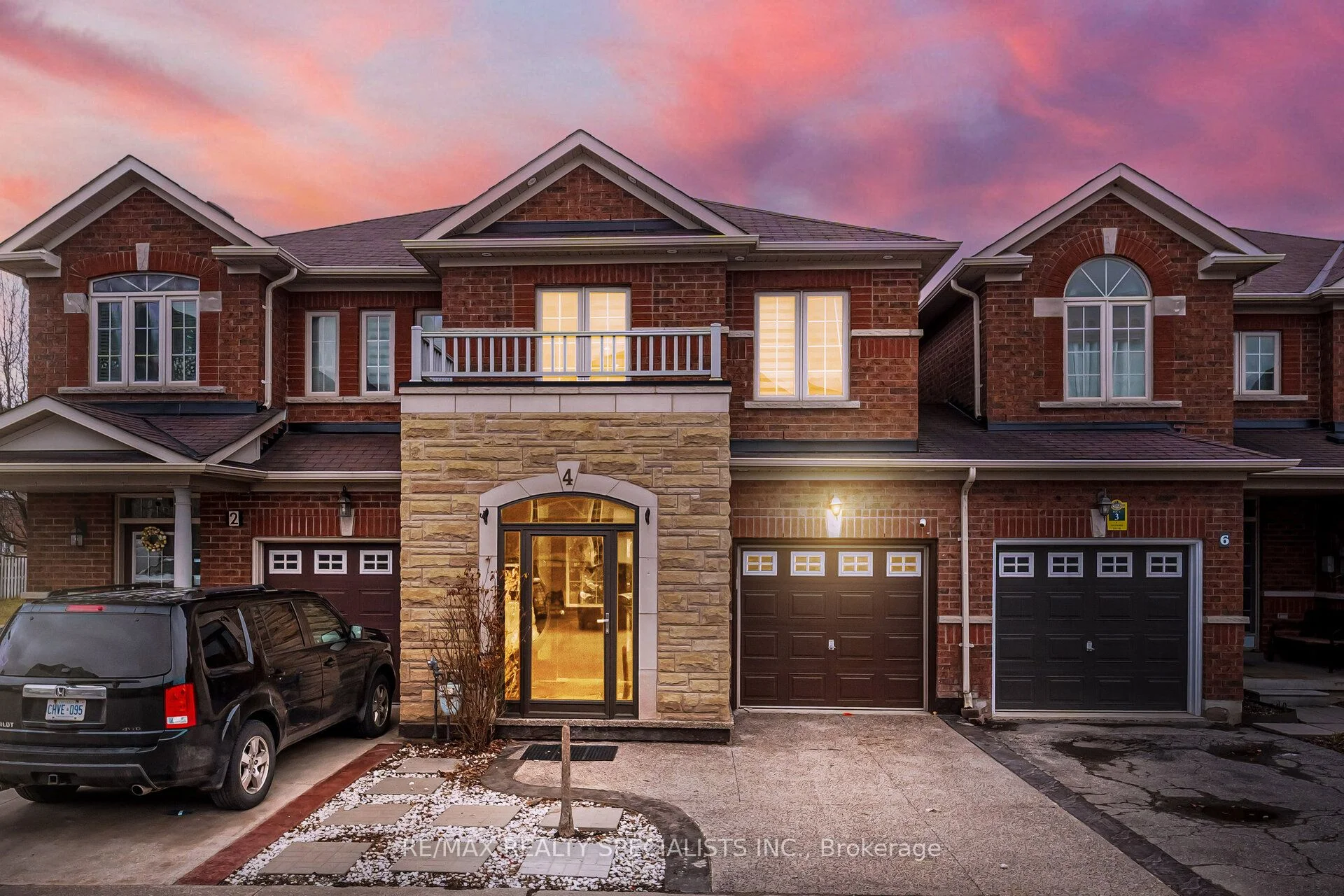Att/Row/Townhouse in Brampton