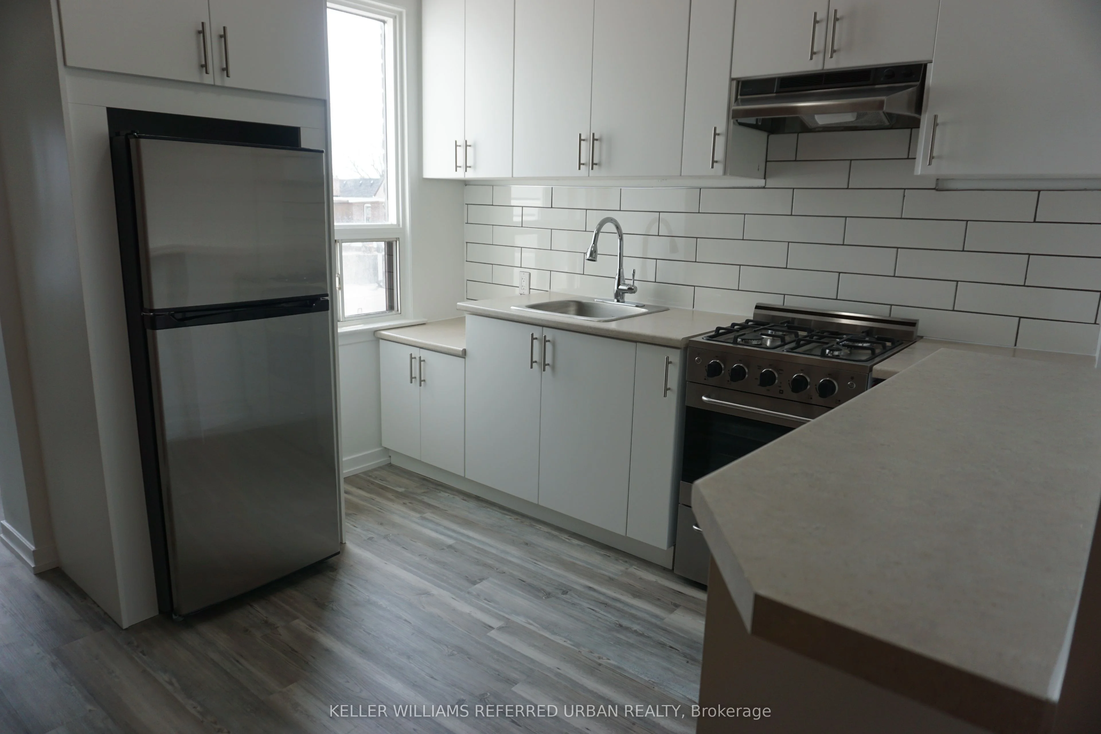 Att/Row/Townhouse in Toronto