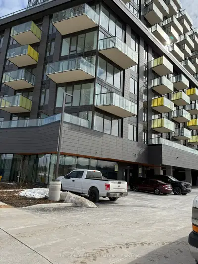 Co-op Apartment in Oakville