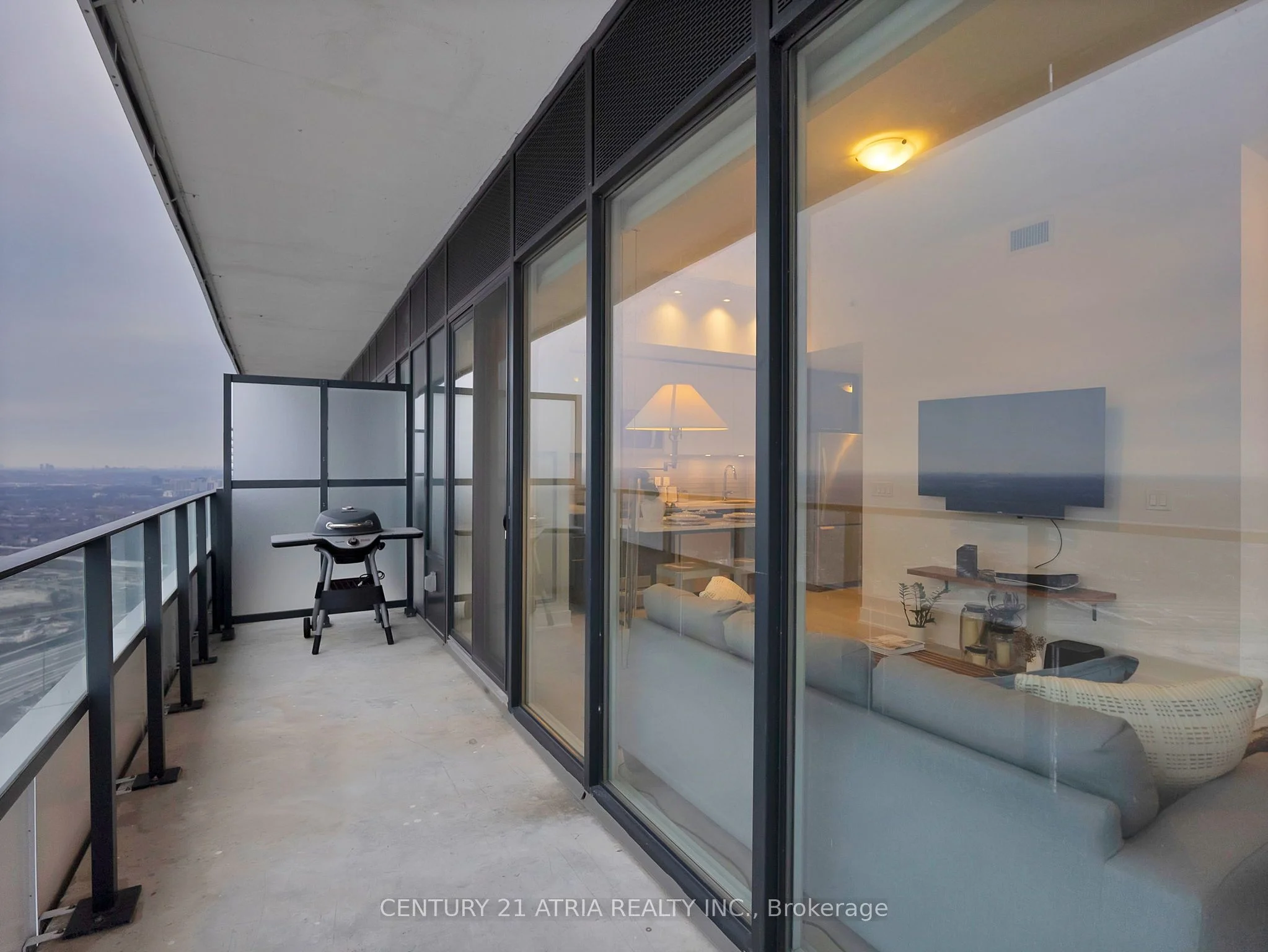 30 Shore Breeze Drive 5210, Toronto W06, ON M8V 0J1