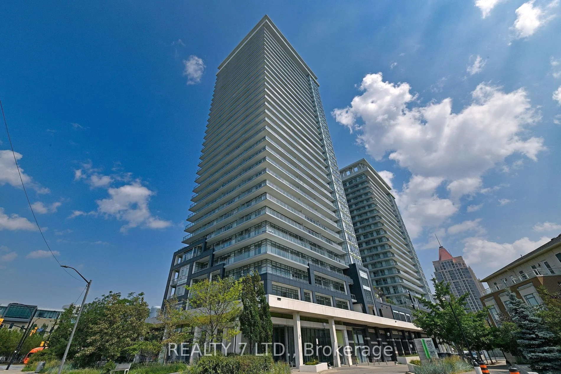 360 Square One Drive 2709, Mississauga, On L5b 0g7