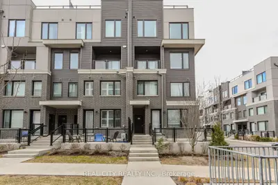 Condo Townhouse in Mississauga