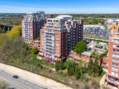 Condo Apartment in Oakville