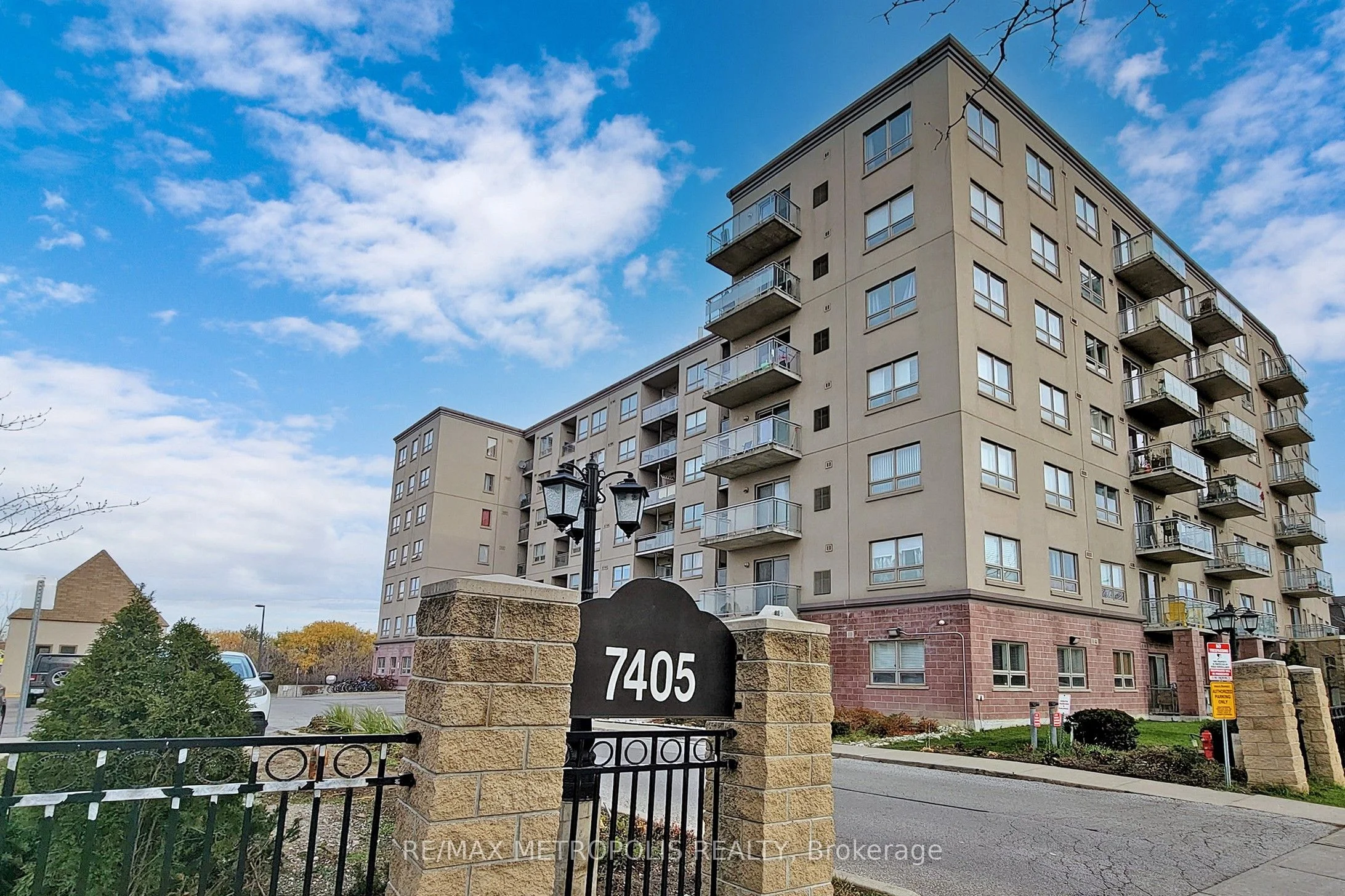 Condo Apartment in Mississauga
