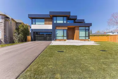 Detached in Oakville