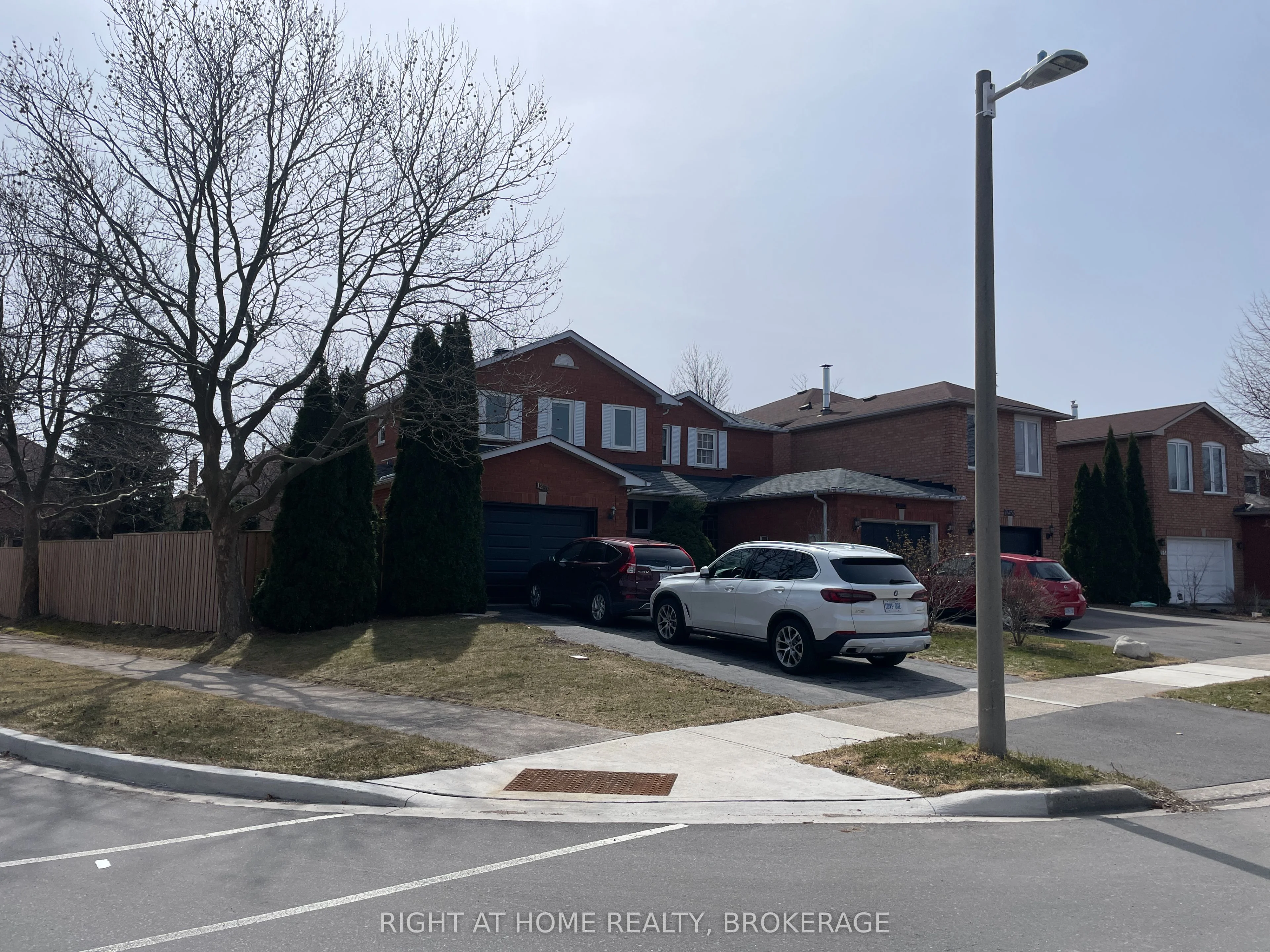 1259 Blackburn Drive, Oakville, On L6m 2n5