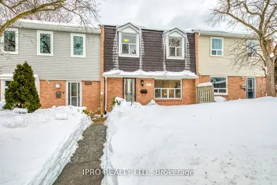1050 Shawnmarr Road 101, Mississauga, On L5h 3v1