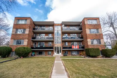 Condo Apartment in Burlington
