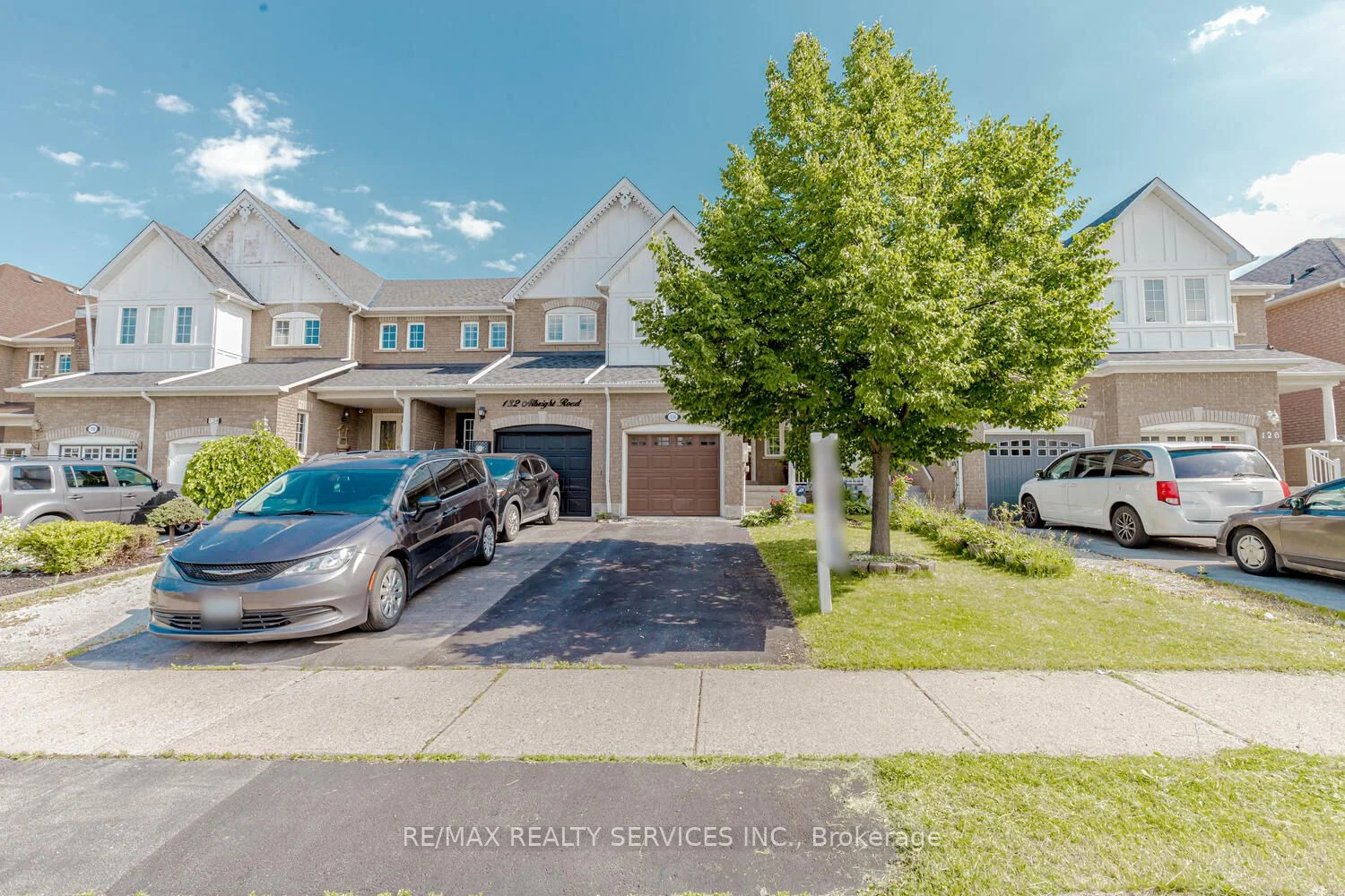 Att/Row/Townhouse in Brampton