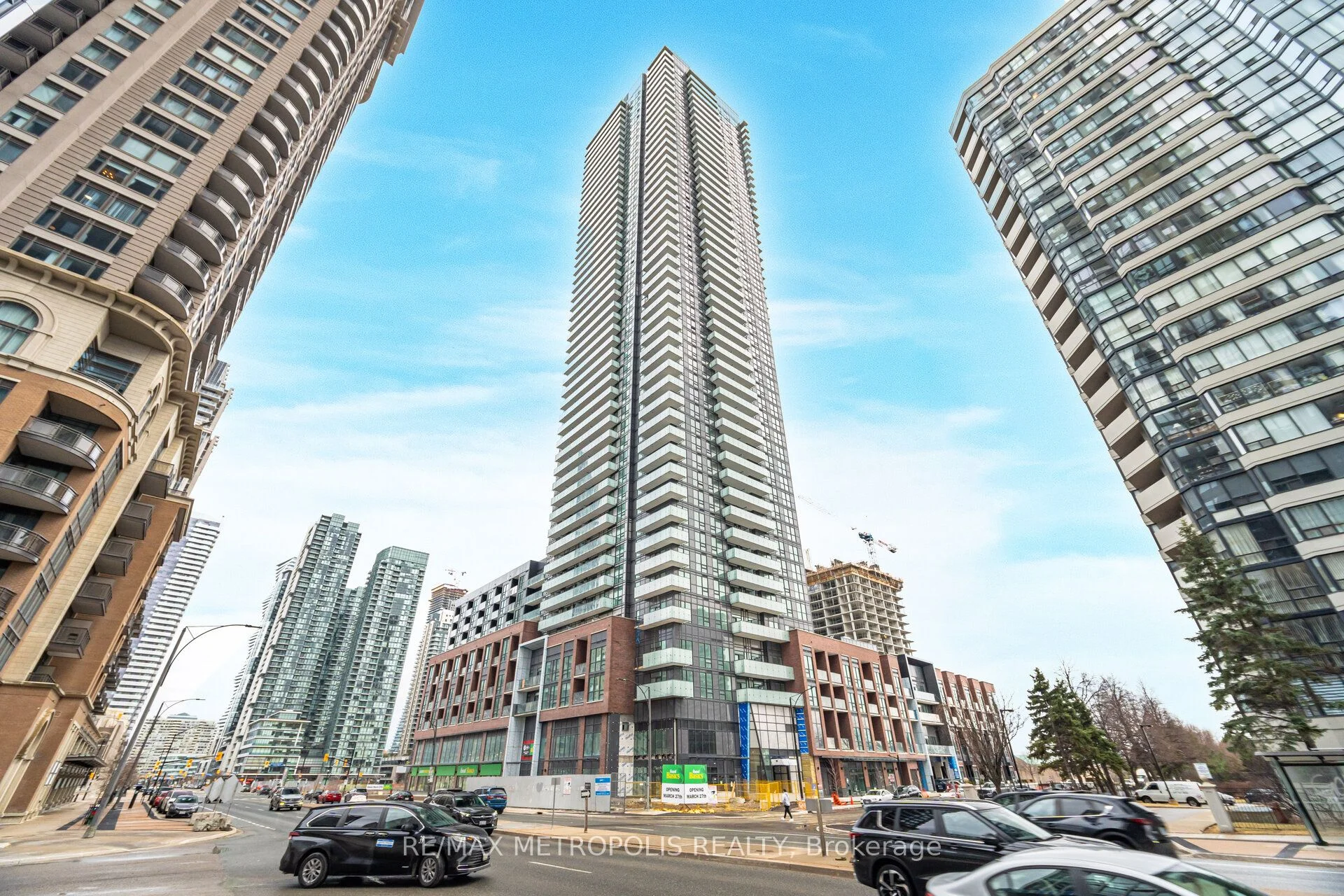 430 Square One Drive 405, Mississauga, On L5b 0l6