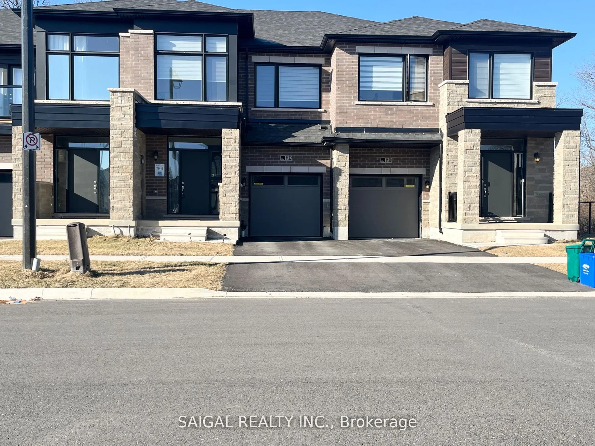 Att/Row/Townhouse in Milton