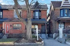 Att/Row/Townhouse in Toronto