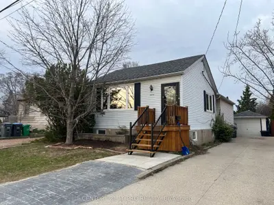 1375 Alexandra Avenue, Mississauga, On L5e 2a8