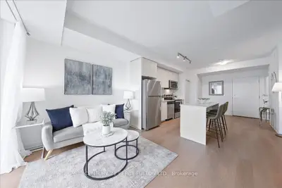 #611 859 The Queensway, Toronto W07, On, M8z 1n8